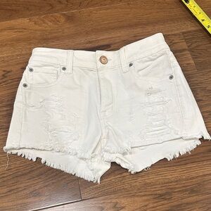 American Eagle super stretch White Distressed Denim Shorts  0